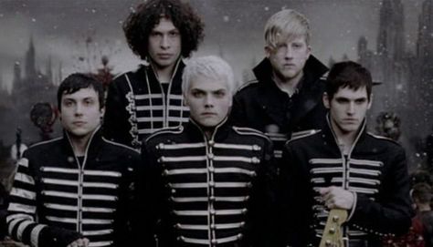 Black Parade Aesthetic, Parade Aesthetic, Emo Song, Party Poison, The Black Parade, Mcr Memes, Bridge Over Troubled Water, Losing My Religion, I Love Mcr