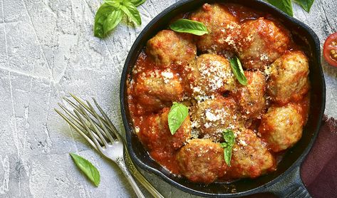 One Pot Joy Sauce Tuscan Turkey Meatballs - Kikkoman Home Cooks Paleo Turkey Meatballs, Slow Cooker Meatballs Italian, Keto Spaghetti, Paleo Turkey, Keto Meatballs, Marinara Recipe, Turkey Meatball, Italian Meatballs Recipe, Meatball Casserole