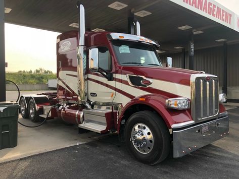 Peterbilt 567, Custom Big Rigs, Peterbilt 379, Fox Logo, Suv Trucks, Peterbilt Trucks, Big Rig Trucks, Large Cars, Big Rigs