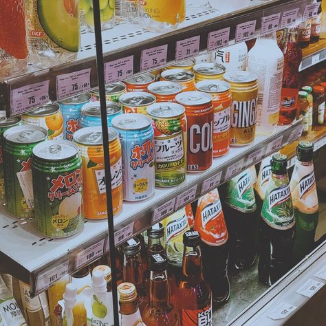 Supermarket Products Photography, Supermarket Photography, Vintage Supermarket, Aesthetic Supermarket, Supermarket Aesthetic, Product Shelf, Moodboard Inspo, Grocery Market, Supermarket Shelves