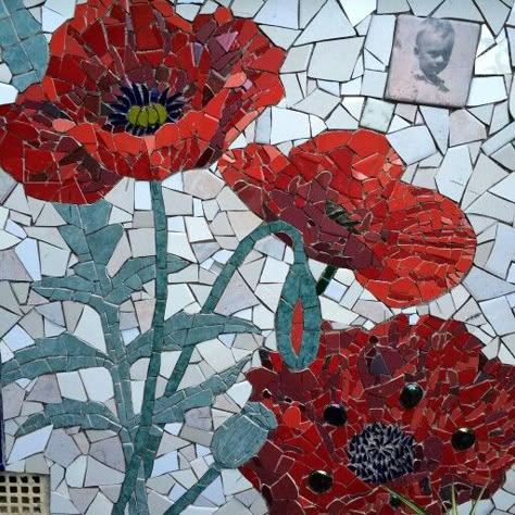 Kim Grant Poppy Mosaic Poppies Wedding, Stained Glass Mosaic Art, L'art Du Vitrail, Mosaic Garden Art, Diy Mosaic, Mosaic Art Projects, Mosaic Kit, Mosaic Stained, Mosaic Tile Art