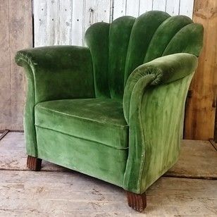 Vintage French art deco armchair - The Hoarde Green Velvet Armchair, Vintage French Art, Art Deco Armchair, Cottage Shabby Chic, Bohol, Deco Furniture, Art Deco Furniture, Green Chair, Interior Deco