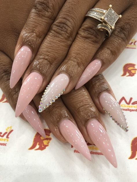 Neutral Stiletto Nails, Usc Village, Nail Ballerina, Pretty Nail Colors, Diva Nails, Glamour Nails, Almond Acrylic Nails, Nails Only, Hot Nails