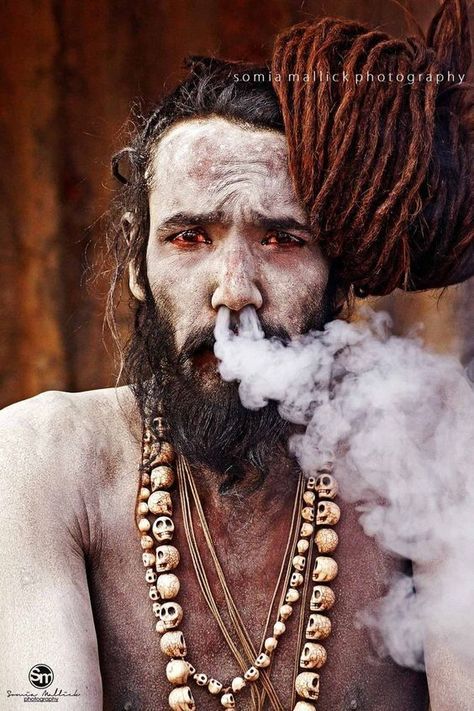 Sadhus India, Aghori Shiva, Mahakal Shiva, Lord Shiva Hd Wallpaper, Shiva Photos, Shiva Wallpaper, Shiva Lord Wallpapers, Shiva Art, Foto Art