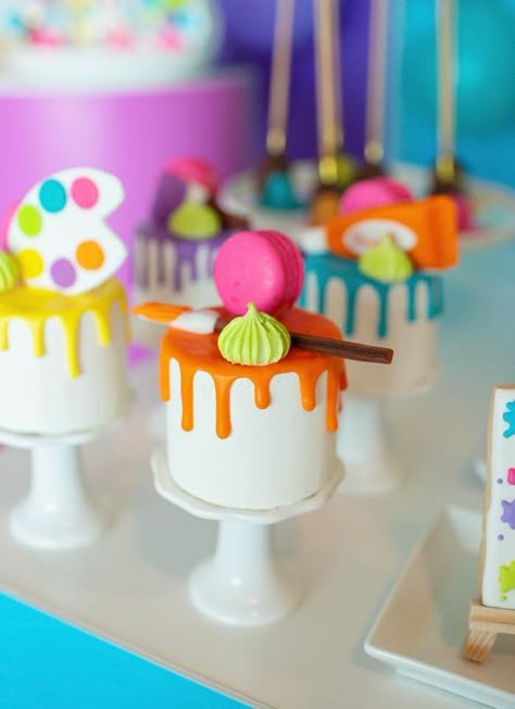 Art Party Decorations Ideas, Birthday Paint Party, Art Party Birthday Cake, Art Cupcakes, Art Party Cupcakes, Paint Party Birthday Cake, Cake Decorating Birthday Party Kids, Paint Cake Ideas, Paint Party Cake Ideas