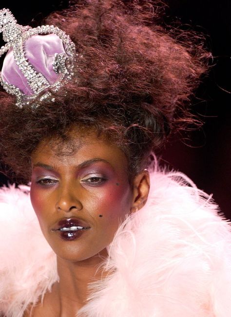 2004 Fashion, Christian Dior Makeup, Fashion Show Makeup, Pat Mcgrath Makeup, Galliano Dior, Valentino Runway, Runway Hair, High Fashion Makeup, Dior Collection