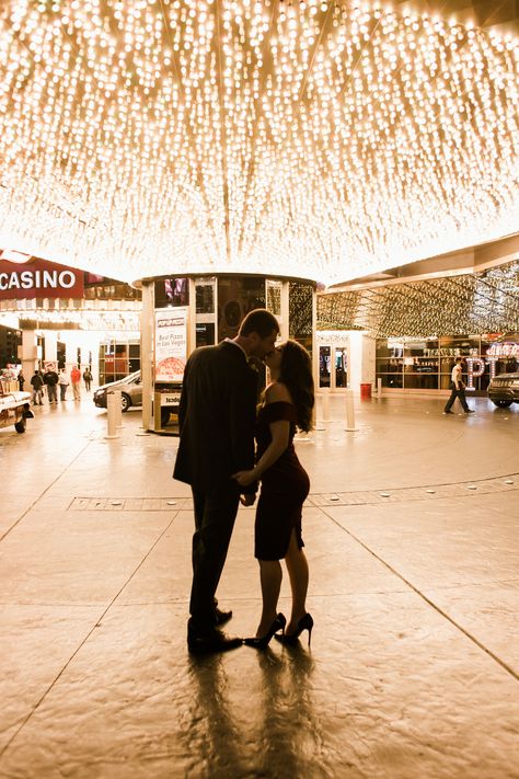 Downtown Las Vegas Engagement Photos, Las Vegas Engagement Photoshoot, Vegas Engagement Photos, Las Vegas Engagement Photos, Engament Photos, Las Vegas Wedding Photos, Vegas Wedding Photos, Vintage Engagement Photos, Las Vegas Engagement