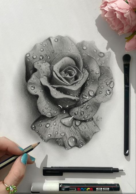 REALISTIC DRAWINGS AND PAINTINGS | A rose drawn with only 1 graphite pencil and 3 tools (visible in the image) Art Sketches Of Flowers, Drawing Realistic Flowers, Flower Sketch Realistic, Pencil Sketch Of Flowers, Pencil Sketch Flowers Simple, Realistic Flower Sketches Pencil, Rose Pencil Art, Shaded Flower Drawing, Realistic Rose Drawing Pencil