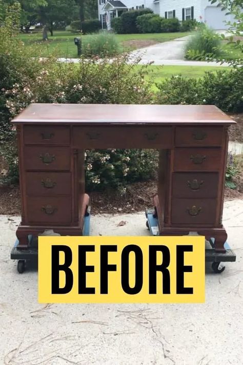 Desk To Makeup Vanity Diy, Antique Desk Flip, Upcycled Office Furniture, Office Desk Redo Ideas, Antique Desk Decor Ideas, Repaint Desk Ideas, Small Desk Redo Ideas, Upcycle Desk Diy Projects, Refurbished Antique Desk