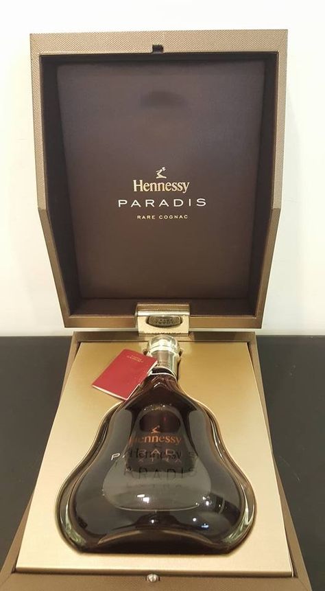 Hennessy Paradis, Vodka Packaging, Interesting Art, How To Make An, Tree Branches, Vodka, Paradise, Art Pieces, Beer