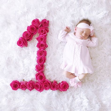 How is she already 1 month old? She is getting so big so fast! I wish I could… 1 Month Baby, Baby Boy Newborn Photography, One Month Baby, Monthly Baby Pictures, Monthly Baby Photos, Baby Photoshoot Boy, Baby Boy Pictures, Newborn Baby Photoshoot