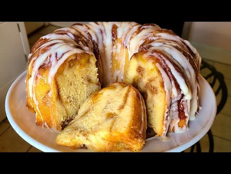 Peaches and Homemade Vanilla Bundt Cake from Charlie Andrews - recipe on Niftyrecipe.com Vanilla Bundt Cake, Best Peanut Butter Cookies, Sour Cream Coffee Cake, Fresh Kitchen, Fresh Peaches, Canned Peaches, Delicious Cake Recipes, Caking It Up, Quick Bread Recipes