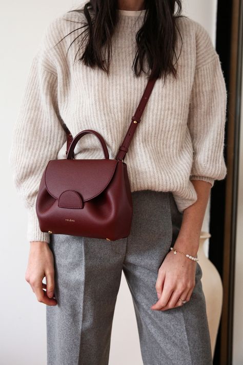 Polene Number One Nano Bag Review | Mademoiselle | A Minimalist Fashion Blog Burgundy Purse, Burgundy Bag, Casual Chic Outfits, Tas Bahu, Fancy Bags, Brown Bag, Classic Bags, Women Bags Fashion, Casual Chic Outfit