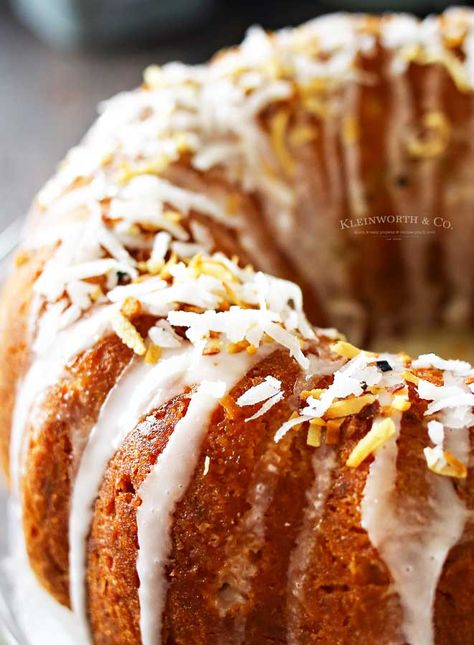 Banana Coconut Bundt Cake Pineapple Bundt Cake Recipe, Pineapple Bundt Cake, Coconut Bundt Cake, Breakfast Bundt Cake, Banana Bundt Cake, Banana Bundt, Strawberry Cake Easy, Best Banana Pudding, Bundt Cake Recipe