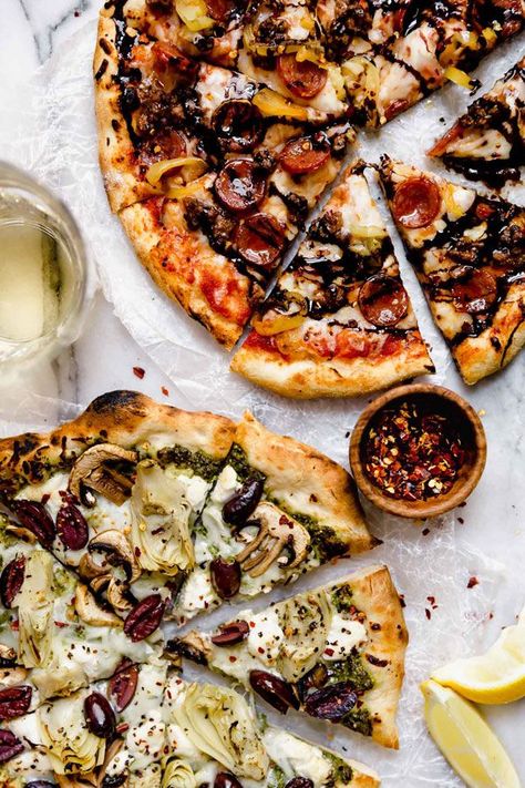 Pizza night is a great way to have an easy & fun date night at home! Date Night Pizza At Home, Diy Pizza Ideas, Pizza Date Night At Home, Homemade Pizza Date Night, Diy Pizza Night, Valentine Picnic, Pizza Night At Home, Pizza Date Night, Vegetarian Pesto