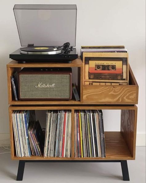 Modern Midcentury Home Decor, Vintage Turntable Aesthetic, Shelving Unit For Tv, Stereo Stand Ideas, Furniture For Vinyl Records, Gramophone In Living Room, Storage For Records Vinyls, Japanese Minimalist Home Decor, Audio Technica Turntable Aesthetic