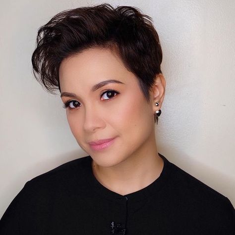 Lea Salonga Short Hair, Pixie Short Hair, Lea Salonga, Theatre Problems, Ramin Karimloo, I Like Her, Beauty Hairstyles, Hair Pixie, Haircut Styles