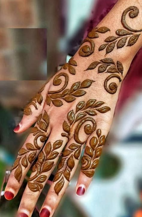 Latest 50 Karwa Chauth Mehndi Designs For Hands - Tips and Beauty Karwa Chauth Mehndi, Khafif Mehndi Design, Married Women, Mehndi Designs Bridal Hands, Rose Mehndi Designs, Mehndi Designs For Kids, Mehndi Design Pictures, Very Simple Mehndi Designs, Hindu Festival