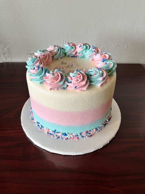 White Gender Reveal Cake, Icing For Cake, White Gender Reveal, Gender Reveal Cakes, Baking Decorating, Gender Reveal Cake, Cake Making, Gender Reveal Ideas, Cake Inspo