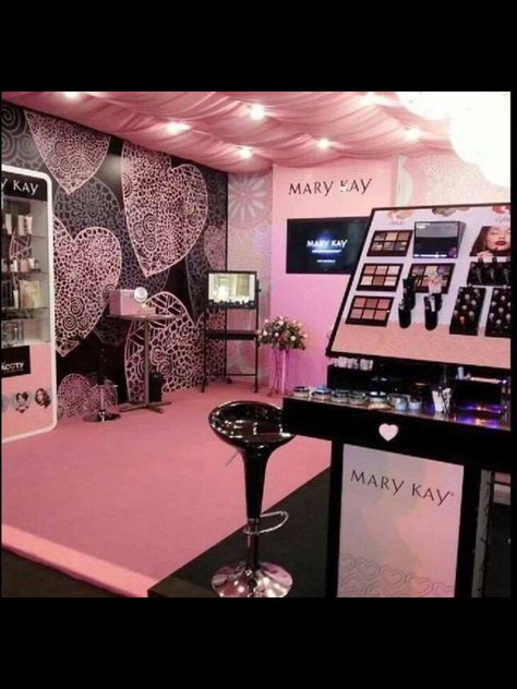 Ccusmano. MK Look Fabulous by Carmen. Mary Kay Office Ideas, Office Ideas Decor, Makeup Booth, Mary Kay Display, Mary Kay Open House, Mary Kay Printables, Mary Kay Office, Pink Office Decor, Mary Kay Gifts