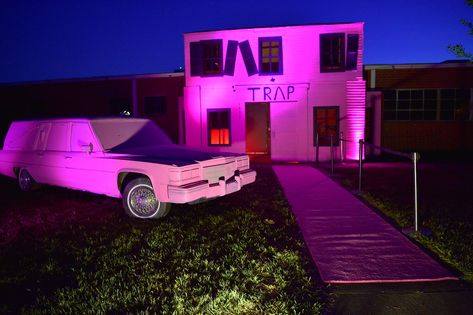 Trap House Wallpaper, Pink Trap House, Things To Do In Atlanta, Atlanta Beltline, House Wallpaper, Trap House, Iconic Wallpaper, Baby Pink Aesthetic, Us Travel Destinations