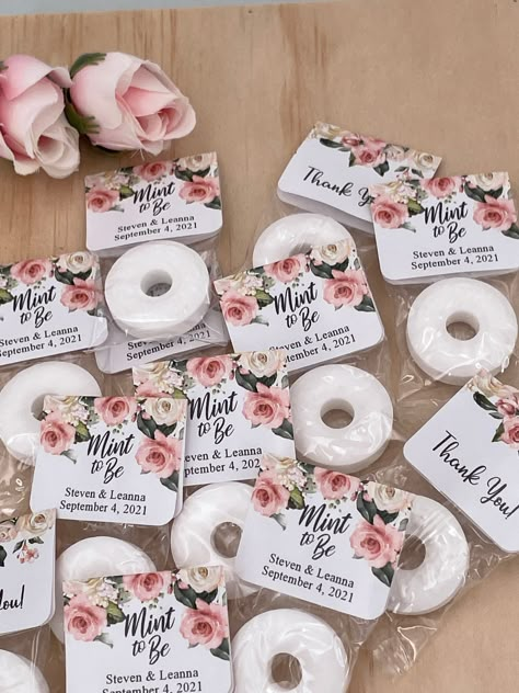 April Wedding Favors, Wedding Mint Favors, Wedding Favors Mints, Mints Wedding Favours, Reception Party Favors, Engagement Party Boho Theme, Simple Wedding Centerpieces Fall, Wedding Favour Ideas For Guests, Small Wedding Favors For Guests