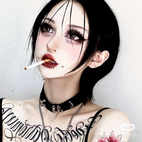 Nana Makeup Anime, Nana Inspired Makeup, Osaki Nana Outfit, Nana Osaki Haircut, Nana Osaki Inspired Outfits, Nana Osaki Makeup, Nana Haircut, Nana Moodboard, Nana Osaki Cosplay