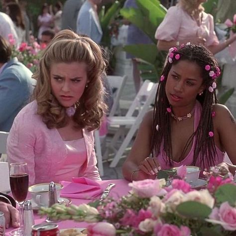 old shit on Instagram: “name a better duo! cher and dionne in “clueless”, 1995 👛” Cher Dionne, Cher And Dionne, Arte Glitter, Clueless Aesthetic, Clueless 1995, Ugh As If, Cher Horowitz, Alicia Silverstone, Clueless Outfits