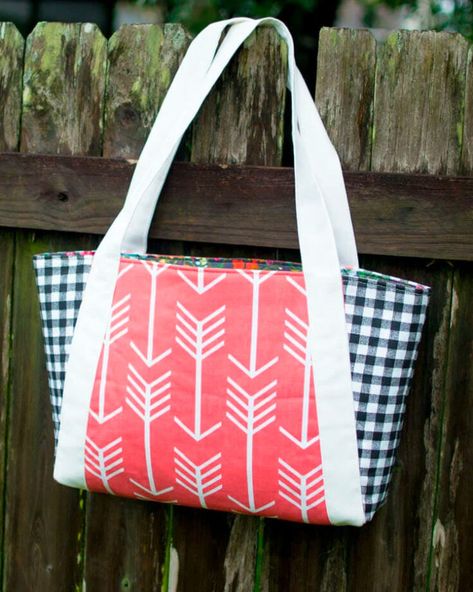 Diy Clutch Bag, Clutch Bag Pattern, Handbag Sewing, Tote Bag Pattern Free, Checked Fabric, Picnic Tote, Magic Bag, Quilted Bags, Diy Tote