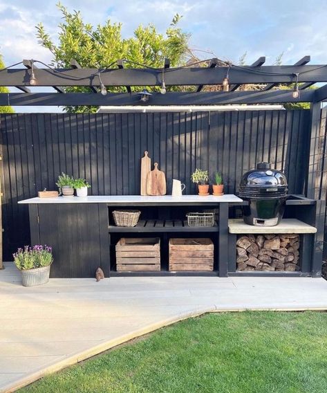 Diy Fans, Outdoor Kitchen Design Modern, Outdoor Bbq Area, Outdoor Barbeque, Outdoor Kitchen Decor, Kitchen Design Layout, Outdoor Kitchen Plans, Build Outdoor Kitchen, Outdoor Bbq Kitchen