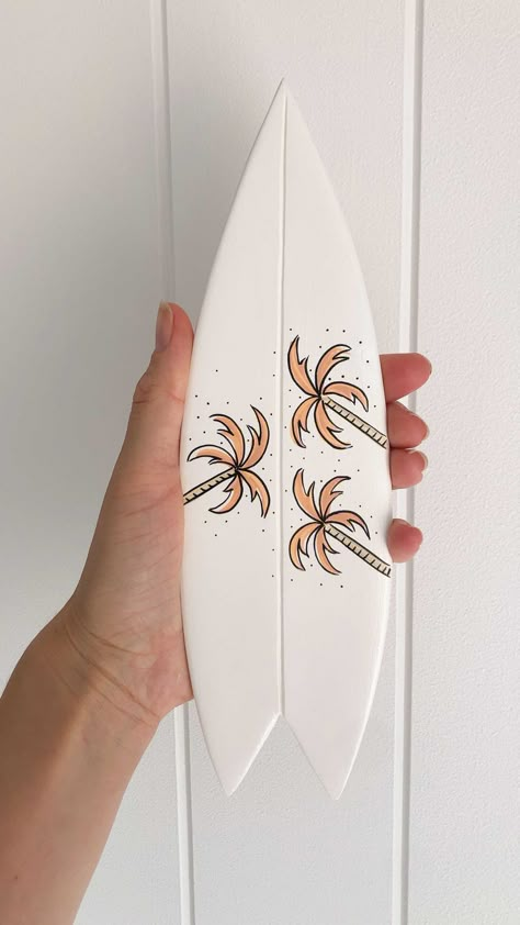 mykindofblissdesigns on Instagram: Close up of the custom palm trio surfboard I finished last week in desert orange ☺️🌴 If you would like to switch a colour on my surfboards… Diy Painted Surfboard, Clay Surfboard, Polymer Clay Surfboard, Cute Surf Board Designs, Ceramic Surfboard, Aesthetic Surfboard Design, Surfboard Ceramics, Spa Room Decor, Wood Surfboard