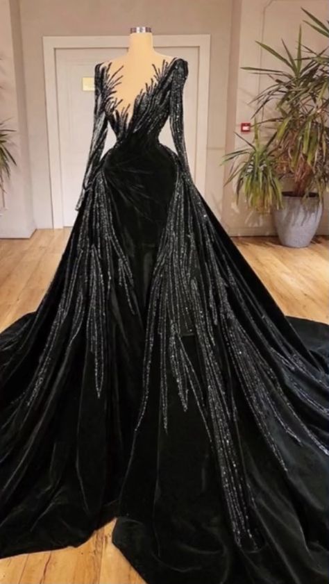 Mascarade Ball Dresses Black, Maleficent Prom Dress, Masquerade Ball Gowns Black, Black Evil Queen Dress, Evil Queen Fantasy Dress, Black Fantasy Dress Queens, Luxury Gothic Ball Gown Dress, Black Queen Dress, Black Fantasy Gown