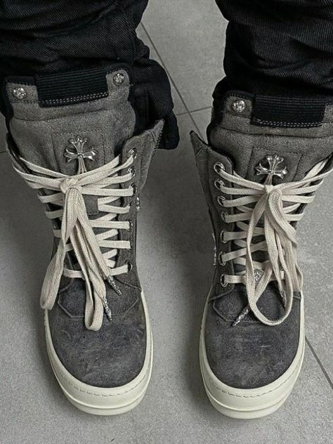 Sneakers Fashion Outfits, Street Style Shoes, Vans High Top Sneaker, Sneakers Outfit, Chrome Hearts, Style Outfits, Black Fits, Rick Owens, Shoe Collection