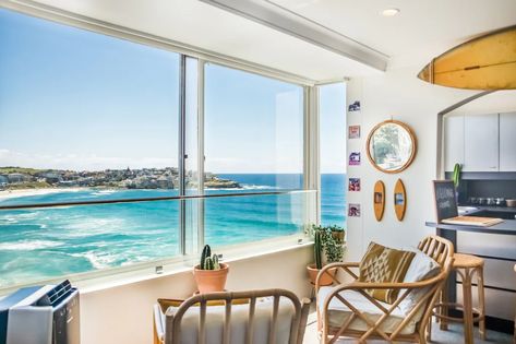 Bondi Cloud Surf House - Bondi Beach Bondi Beach House, Australia Apartment Sydney, Sydney Beach House, Apartment In Australia, Australia Beach House, Seaside Apartment, Sydney Beaches, Style Surf, Australia Beach