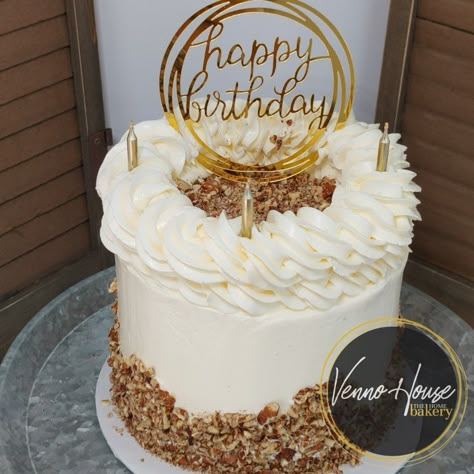 Carrot Cake and cream cheese flavored swiss meringue buttercream with crushed pecans Carrot Cake Drip Cake, Carrot Birthday Cake Design, Pecan Cake Decoration, Birthday Carrot Cake Ideas, Carrot Cakes Decoration, Carrot Cake Decorations Ideas, Birthday Cake Carrot Cake, Carrot Cake Design Ideas Birthday, Simple Carrot Cake Decoration