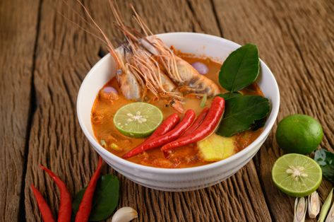 Tom yum kung thai hot spicy soup shrimp ... | Free Photo #Freepik #freephoto #food Spicy Thai Soup, Soup Shrimp, Thai Shrimp Soup, Shrimp With Lemon, Tom Yum Kung, Thai Soup, Coconut Milk Soup, Tom Yum Soup, Shrimp Soup