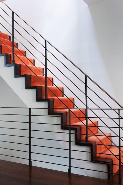 Greenwich Village Townhouse-Axis Mundi-17-1 Kindesign Stairs Modern Design, Amazing Stairs, Carpet On Stairs, Carpet For Stairs, Stairs Modern, Colorful Carpet, Types Of Stairs, Staircase Runner, Contemporary Staircase