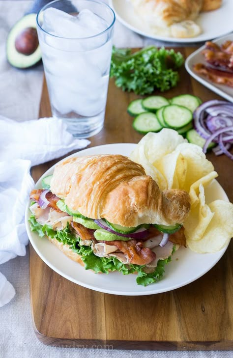 Pair your Turkey Bacon Avocado Sandwich with some crispy potato chips for the ultimate deli sandwich at home! Best Turkey Bacon, Sandwich With Chips, Bacon Avocado Sandwich, Sandwich And Chips, Bacon Sandwich Recipes, Turkey Bacon Avocado, Crispy Potato Chips, Bacon Sandwich, Avocado Sandwich