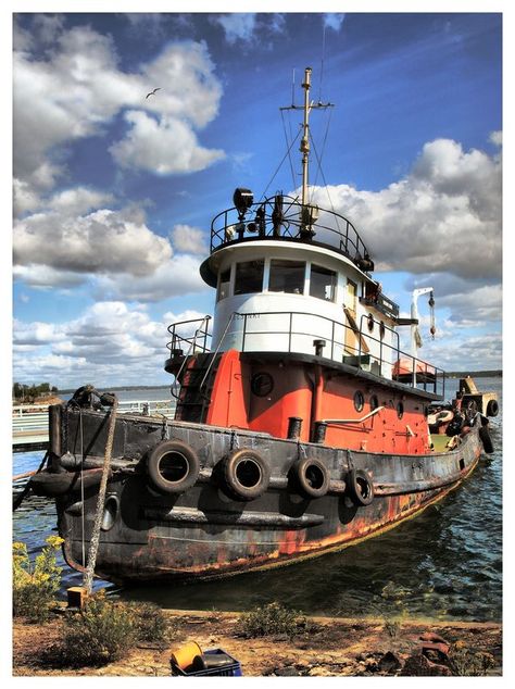 An old boat in Suomenlinna, Helsinki Finland. August, 2008 Working Boat, Abandoned Ships, Jon Boat, Old Boats, Cool Boats, Boat Art, Boat Painting, Yacht Boat, Tug Boats