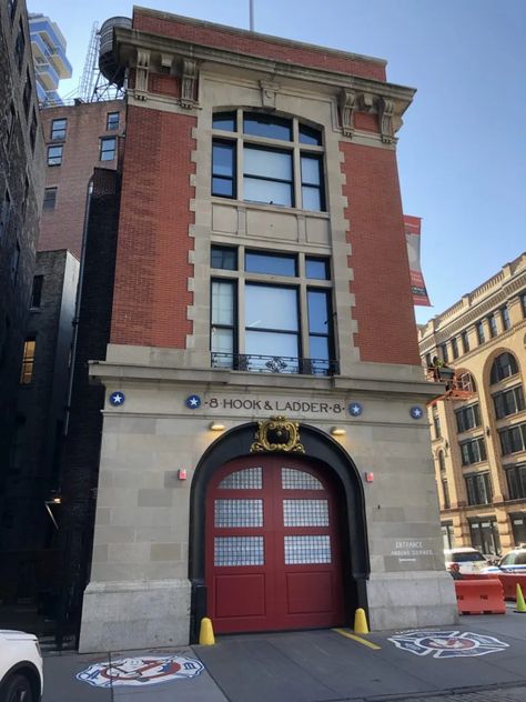 Ghostbusters Firehouse, Manhattan, New York City, USA – BugAdvisor.com Ghostbusters Firehouse Interior, Fdny Firehouse, Ghostbusters Firehouse, Ghostbusters Ii, Themed Cafes, Minecraft City, Main Door, Manhattan New York, House Fire