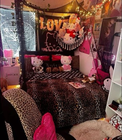 2000s Bedroom Aesthetic, 2000s Cheetah Print, Y2k Board, 2000s Bedroom, London Room, Cheetah Print Pink, 2000s Room, Y2k Bedroom, Bedroom Ideas For Men