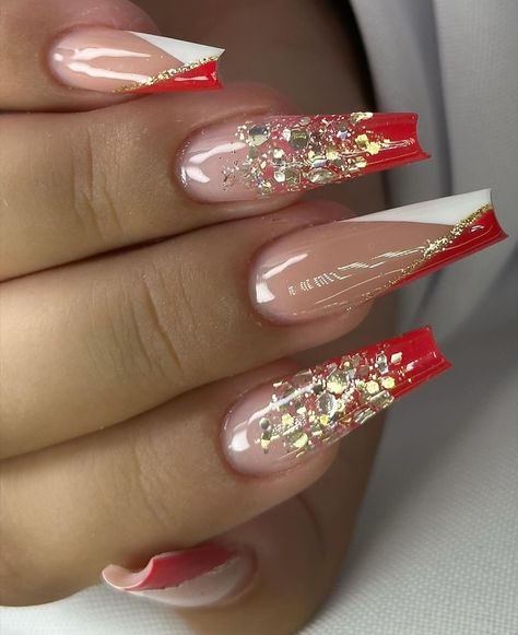 Red White And Gold Nail Designs, Red White Gold Nails, Crveni Nokti, Gold And Red Nails, Nail Art For Girls, Diamond Nail Designs, White Nails With Gold, Red Nails Glitter, Green Acrylic Nails