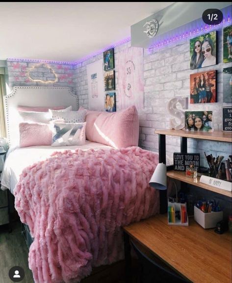 Pink Inspired Dorm Room, Pink Dorm Room Ideas Aesthetic, Food Dorm Ideas, College Dorm Esthetic, Pink And Black Dorm Room Aesthetic, Pink White And Grey Dorm Room Ideas, Single Dorm Decor, Pretty Dorm Room Ideas, Pink And Grey Dorm Room Ideas