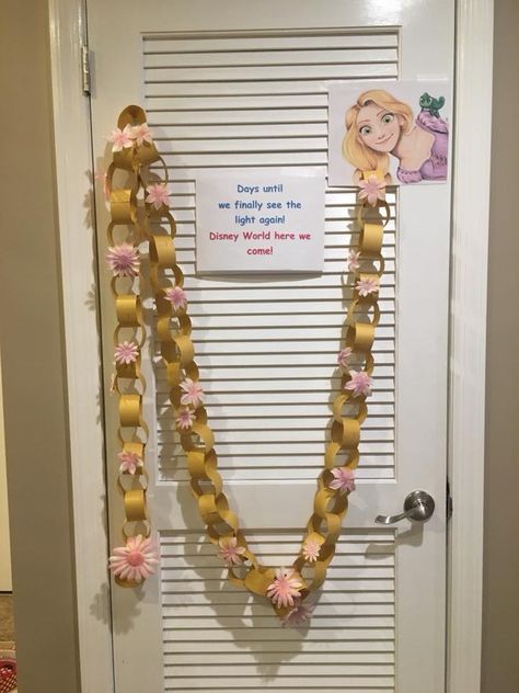 Countdown Chain, Deco Disney, Disney Countdown, Rapunzel Party, Stone Shapes, Family Disney Trip, Disney Trip Planning, Disney Day, Disneyland Trip