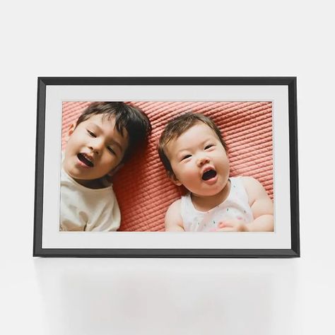 Carver Gravel with White Mat - Smart HD Digital Picture Frame | Aura Landscape Frame, Digital Picture Frame, Digital Frame, White Mat, Picture Frame Display, Frame Display, Digital Photo Frame, Portrait Photo, Practical Gifts