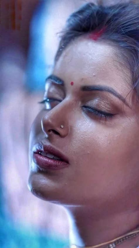 Sneha Paul, Cute Romantic Pictures, Lips Photo, Actress Without Makeup, Rakul Preet, Couples Hugging, Divine Beauty, Cute Couples Hugging, Hot Lips