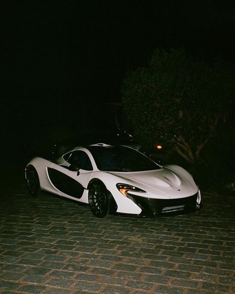 Cars Mclaren, Car Dump, Cars Jdm, Aesthetic Cars, Futuristic Cars Design, Mclaren Cars, Cars Design, 1 Aesthetic, Street Racing Cars