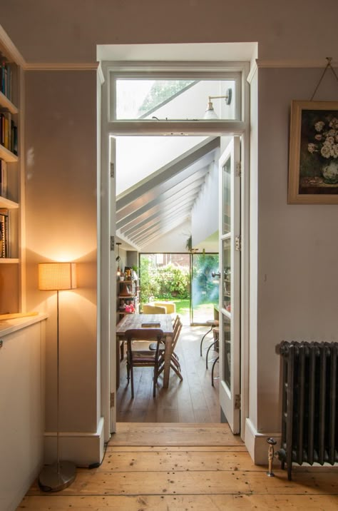 Victorian Side Return Kitchen Extension, Side Return Dining Area, Side Extension Terraced House, Victorian House Kitchen Extension, Edwardian Side Return Extension, Side Return Kitchen, Side Return Extension Victorian Floorplan, Victorian Terrace Side Return Extension, Small Victorian Terrace Kitchen