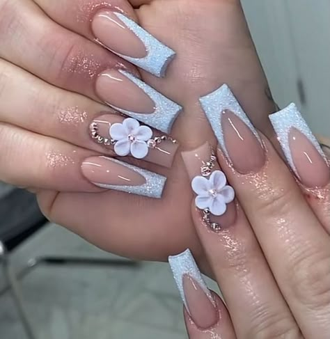 There's a new beauty trend taking over Instagram and it's absolutely stunning. Say hello to "quartz nails". White Acrylic Nails Coffin 3d Flower, White Flower Nail Designs Acrylic, Nail Designs With Flowers And Diamonds, White Ombre Nails With 3d Flowers, White Nails With 3d Flower Design, Nails Acrylic White Flowers, Nail Ideas White Flowers, Medium Quince Nails, Quince Nails Medium Length