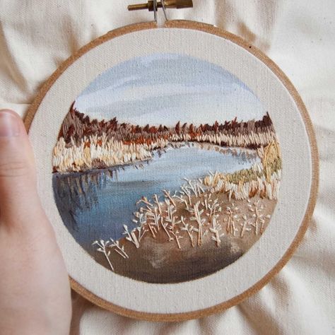 Life is fast paced and moments are fleeting. I hope @codealina loves this embroidery and remembers the happy moments in this place every time she sees it! ❤️ . . . . #textiledesign #embroidery #embroideryart #giveaway #artgiveaway #landscape #water #lake #mixedmedia #embroideryart #needlepoint #needle #needlework #create #creative #craftsposure #diy #craft #gstrosin528 Small Embroidery, Thread Painting, 자수 디자인, Hand Embroidery Art, Hand Embroidery Stitches, Modern Embroidery, Embroidery Jewelry, Embroidery Hoop Art, Embroidery Cross Stitch